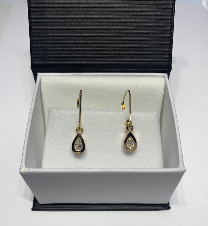 14K Yellow Gold Bezel Set VVS Pear Shape Diamond Dangle Earrings